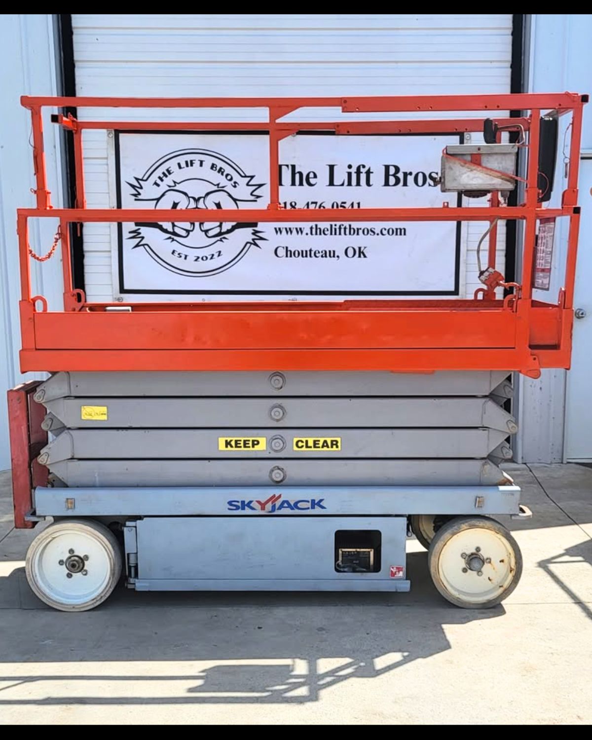 Skyjack Scissor Lift