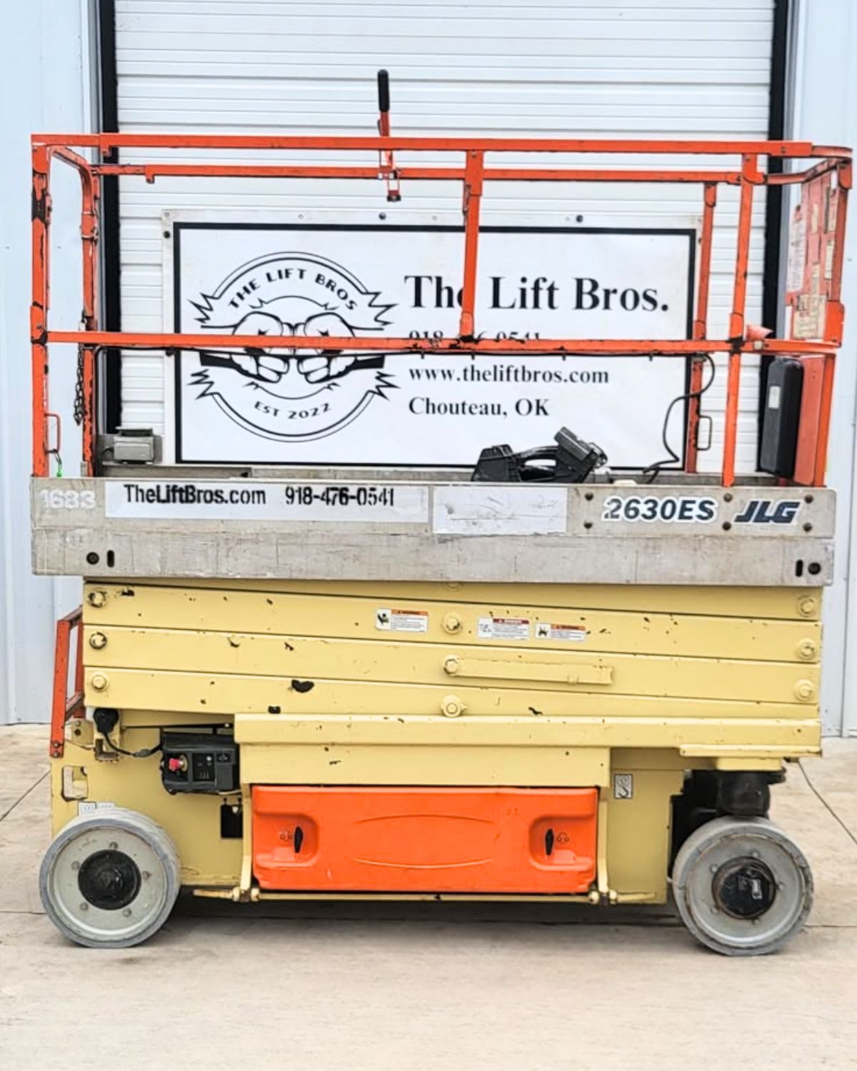 JLG Scissor Lift