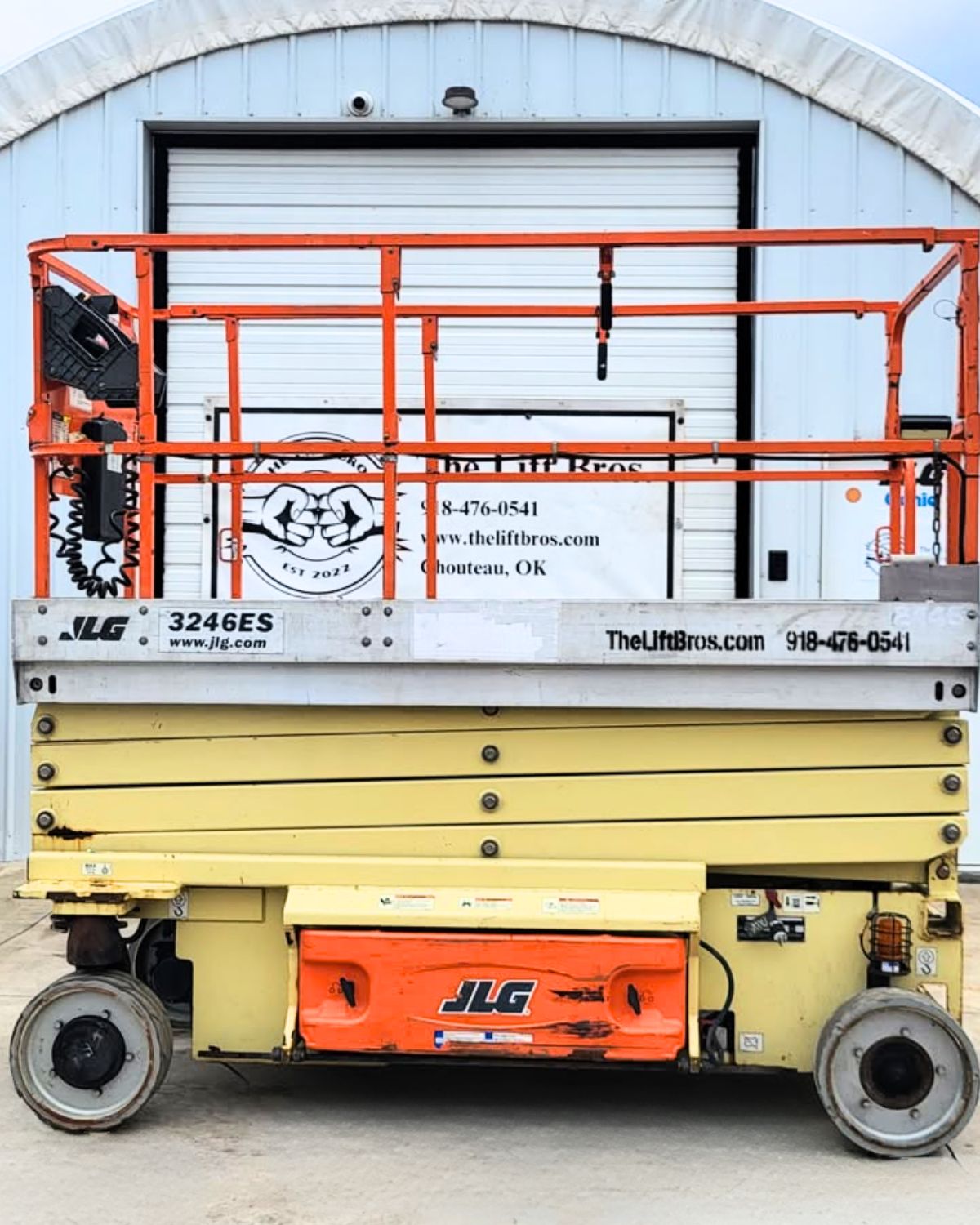 JLG Scissor Lift
