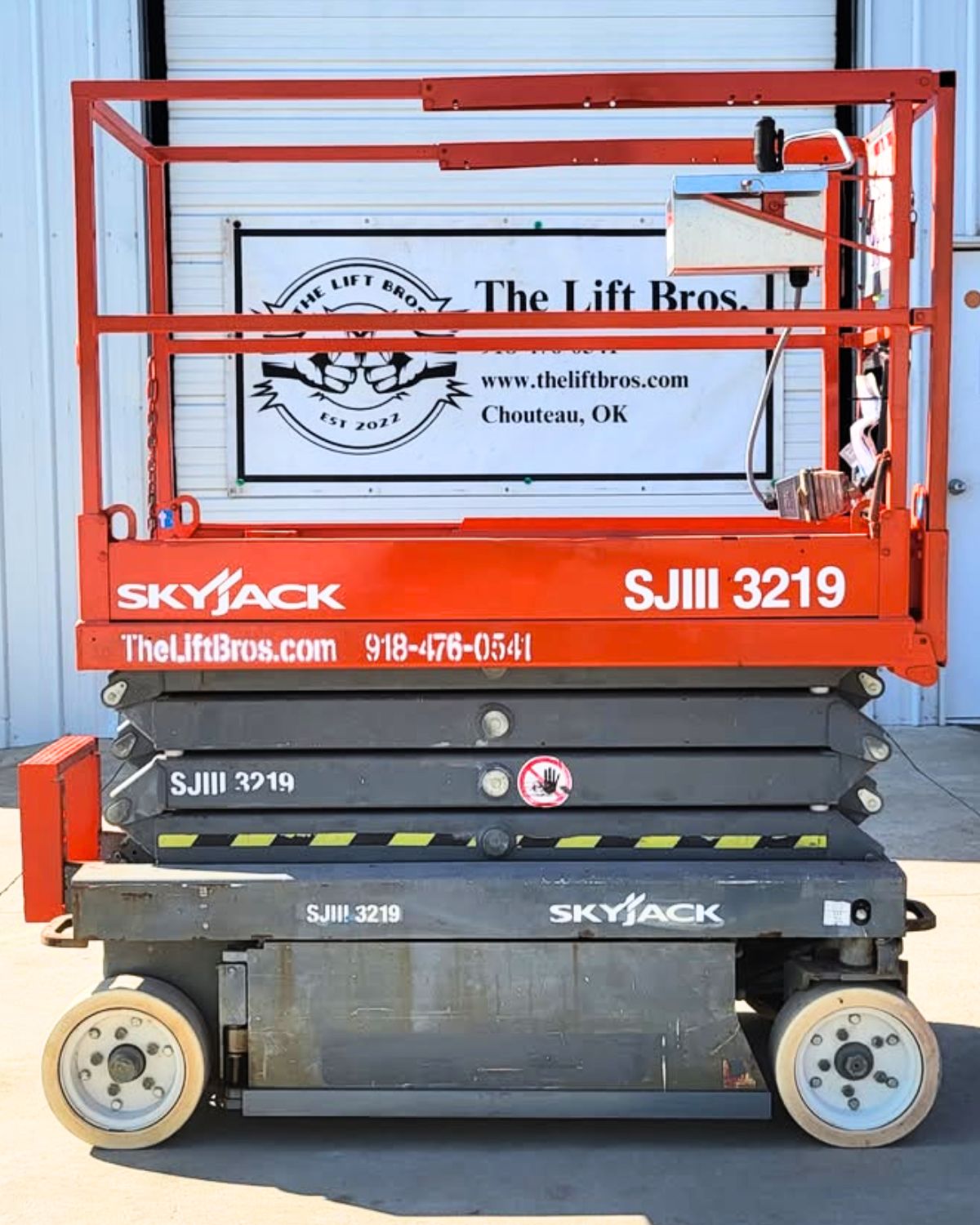 Skyjack Scissor Lift