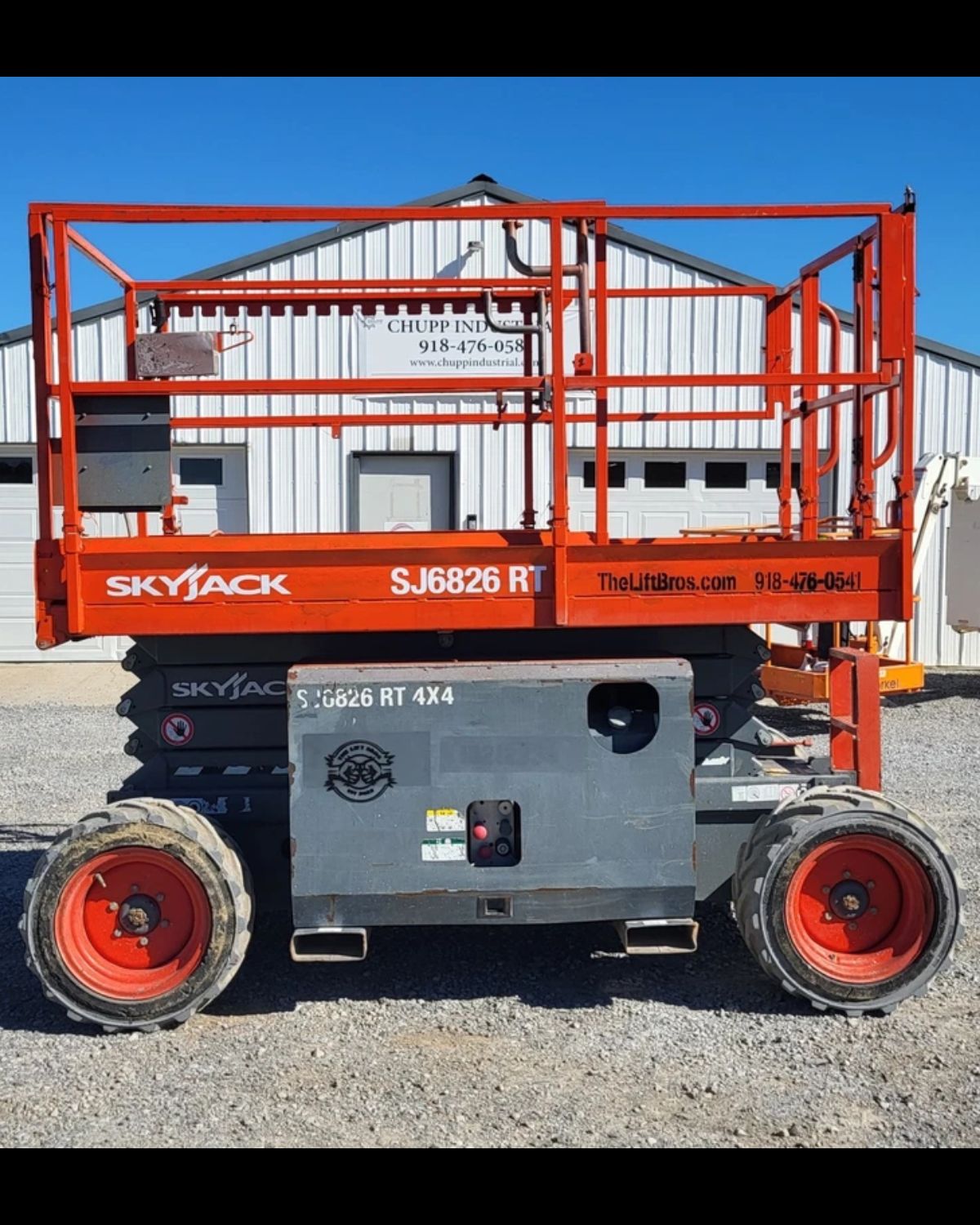 Rough Terrain Scissor Lift