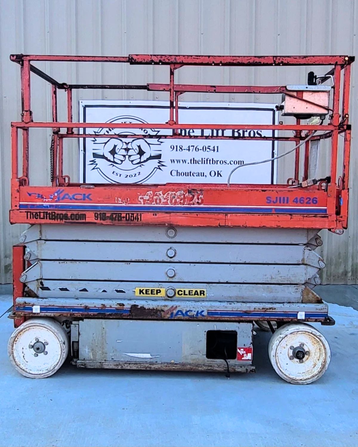 Skyjack Scissor Lift