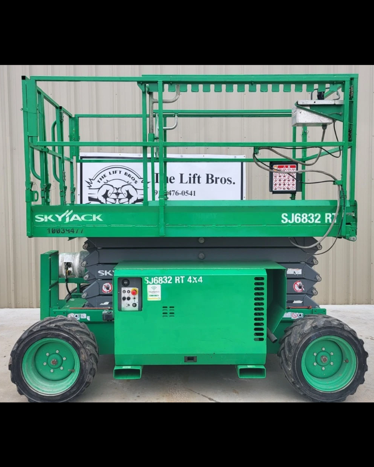 Rough Terrain Scissor Lift