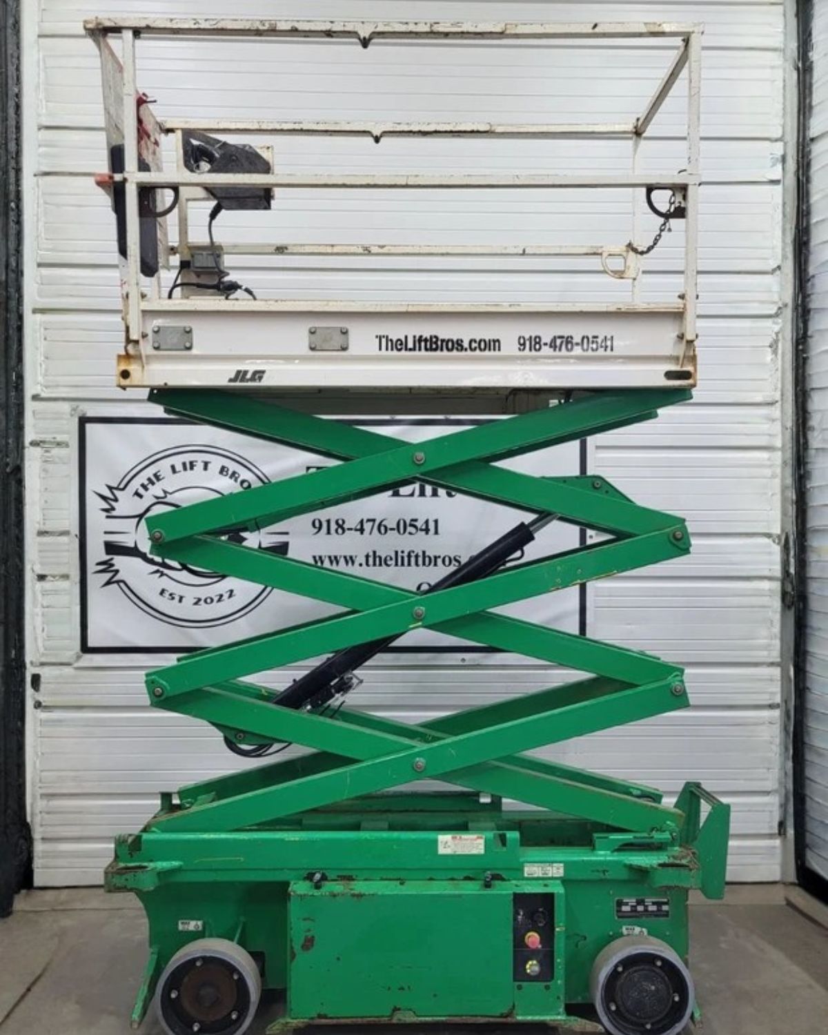 JLG 19 Scissor Lift