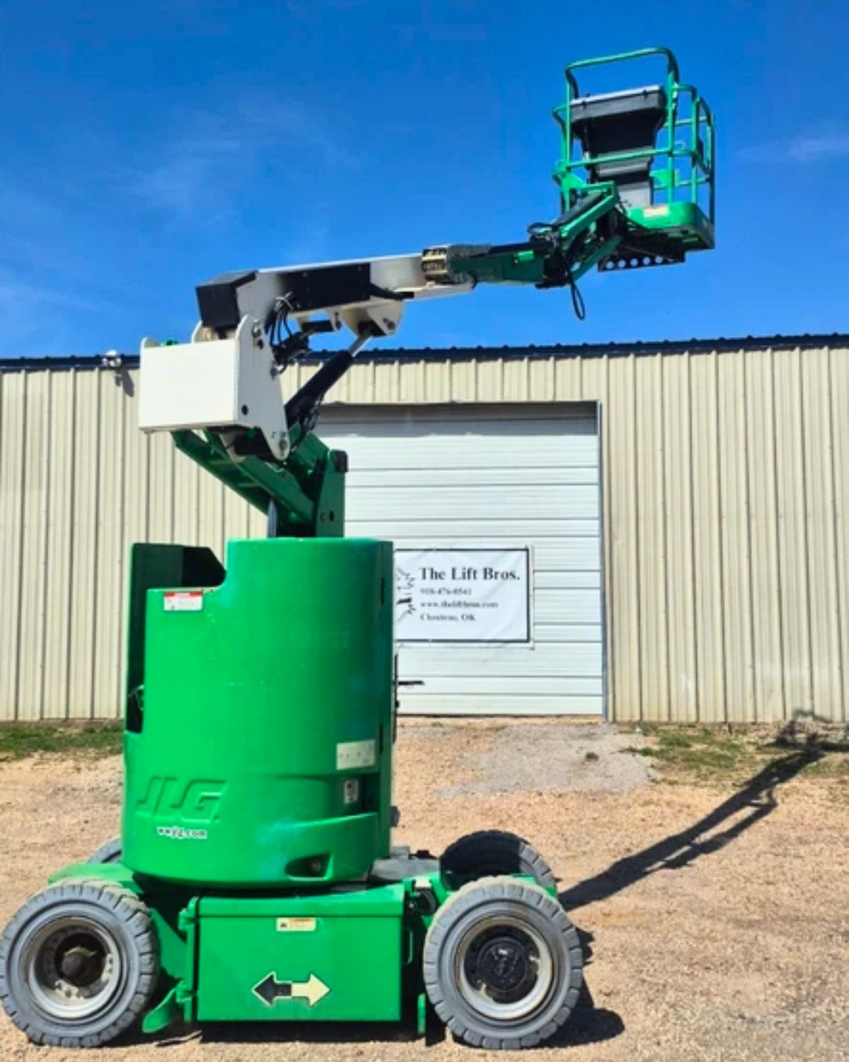 2015 JLG 300AJ 30ft Boom Lift