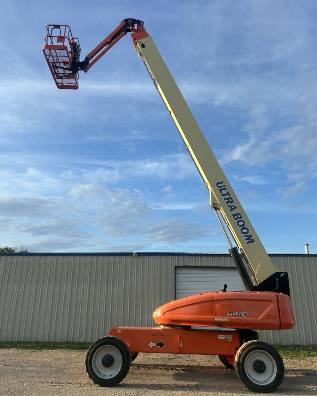 JLG 135' Boom Lift