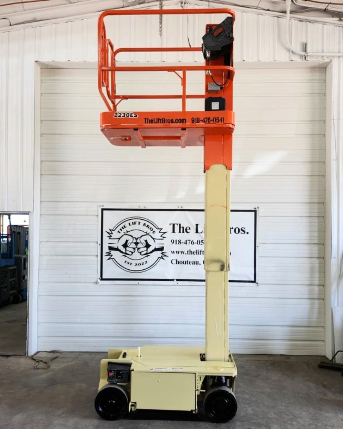 2017 JLG 1230ES 12'