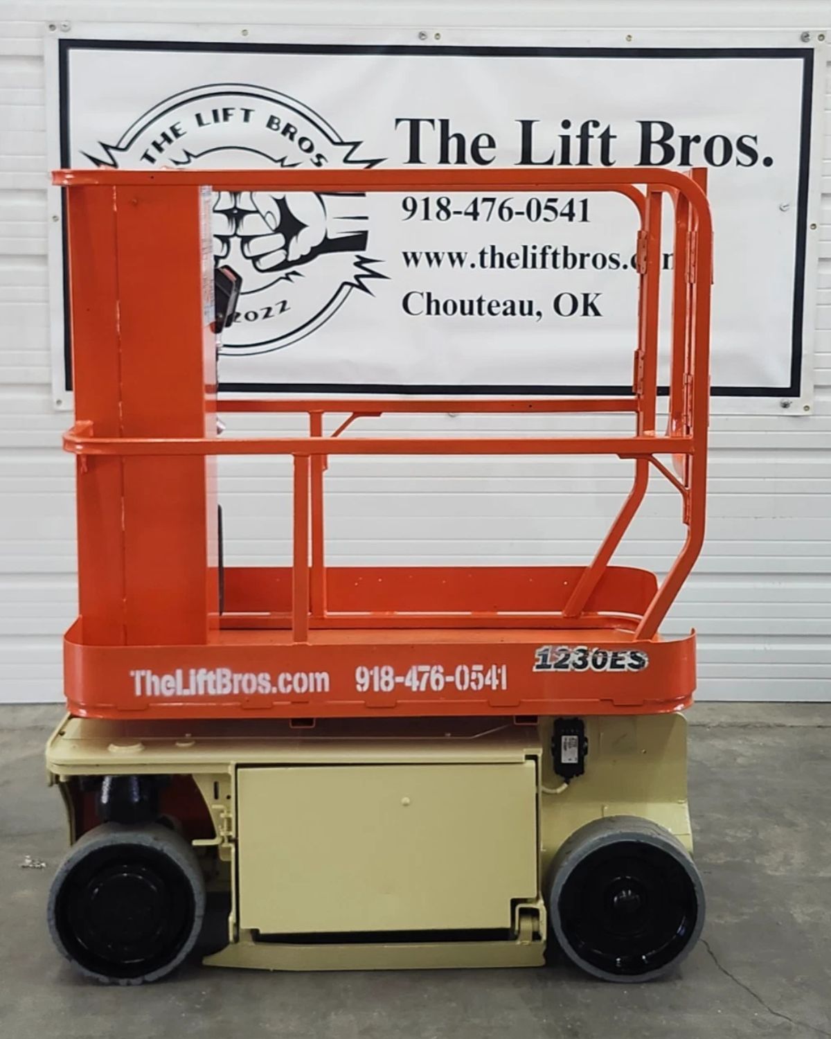 2017 JLG 1230ES 12'